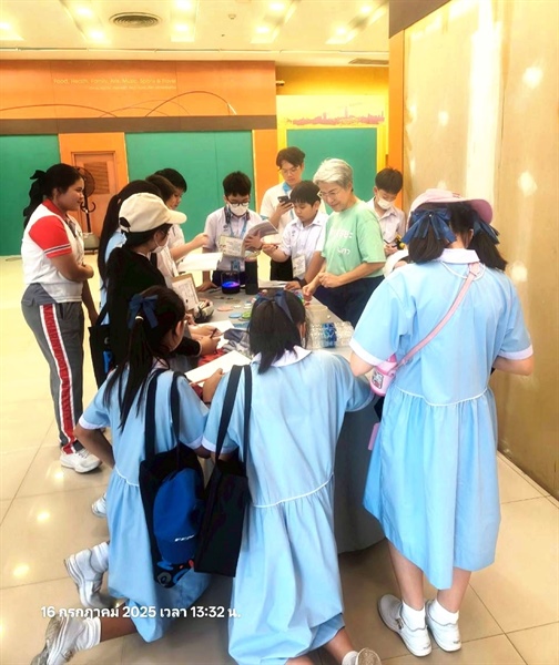 กิจกรรม สอนน้องๆโรงเรียนสาธิตมศวฯฝ่ายประถมคัดแยกขยะรีไซเคิล